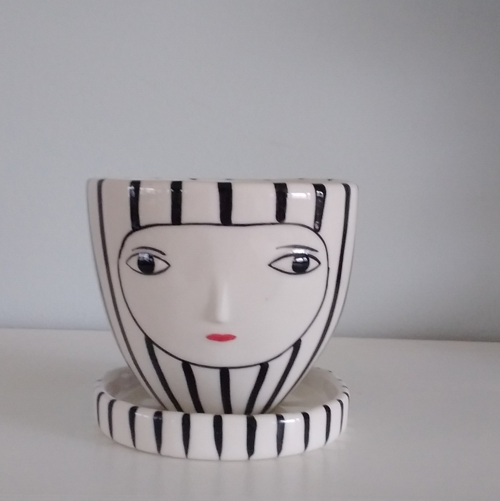Anthropologie Kinska face pot/planter